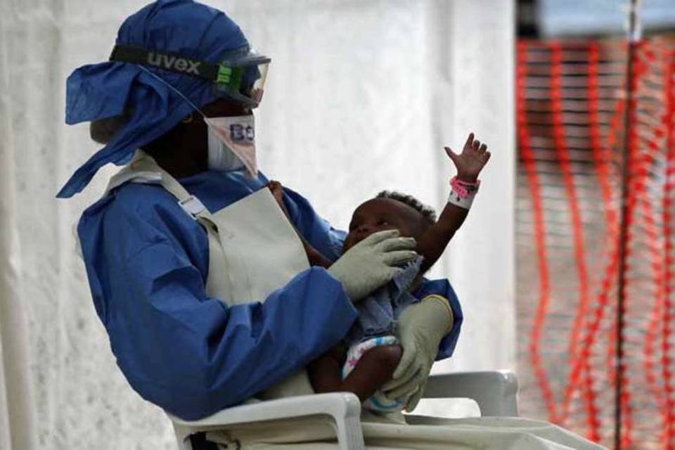 
	Ebola: o pa&iacute;s africano agora passar&aacute; por um per&iacute;odo de 90 dias de vigil&acirc;ncia sanit&aacute;ria refor&ccedil;ada para garantir que qualquer novo caso seja rapidamente identificado
 (Getty Images/Getty Images)