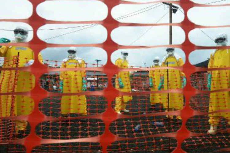 
	Ebola: Serra Leoa foi declarada livre do ebola em 7 de novembro de 2015 ap&oacute;s quase dois anos de epidemia que deixou quatro mil mortos
 (Dominique Faget/AFP)