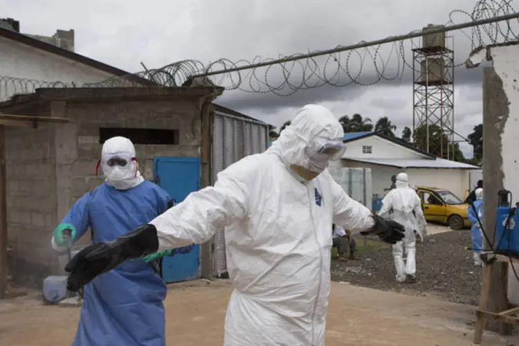 
	Ebola: al&eacute;m da Guin&eacute;, Lib&eacute;ria e Serra Leoa concentram a imensa maioria dos casos
 (Christopher Black/Reuters)