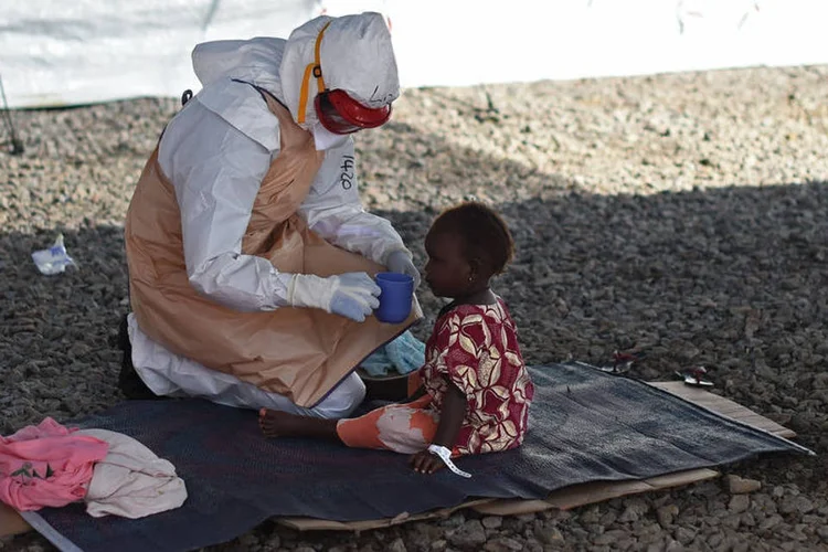 
	Ap&oacute;s a epidemia: &quot;Conter esta epidemia foi uma conquista, mas n&atilde;o podemos esquecer o terr&iacute;vel impacto do ebola nestes pa&iacute;ses&quot;
 (Francisco Leong / AFP)