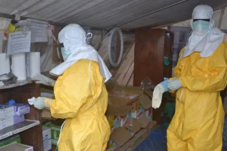 
	Centro de tratamento do ebola: na Lib&eacute;ria, o v&iacute;rus do ebola infectou mais de 10 mil pessoas
 (Cellou Binani/AFP)