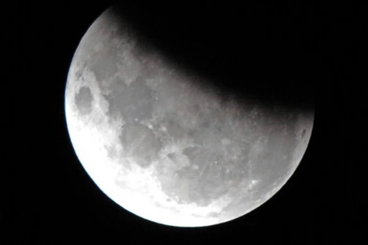 Eclipse lunar parcial: fenômeno poderá visto do Brasil inteiro (AFP/Getty Images/Reprodução)