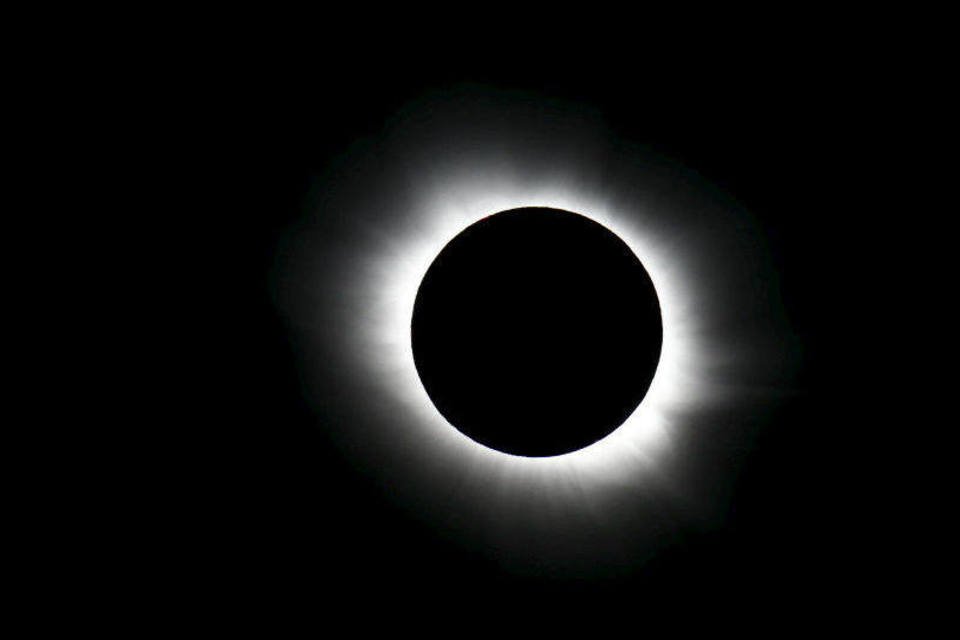 Veja fotos do eclipse solar total