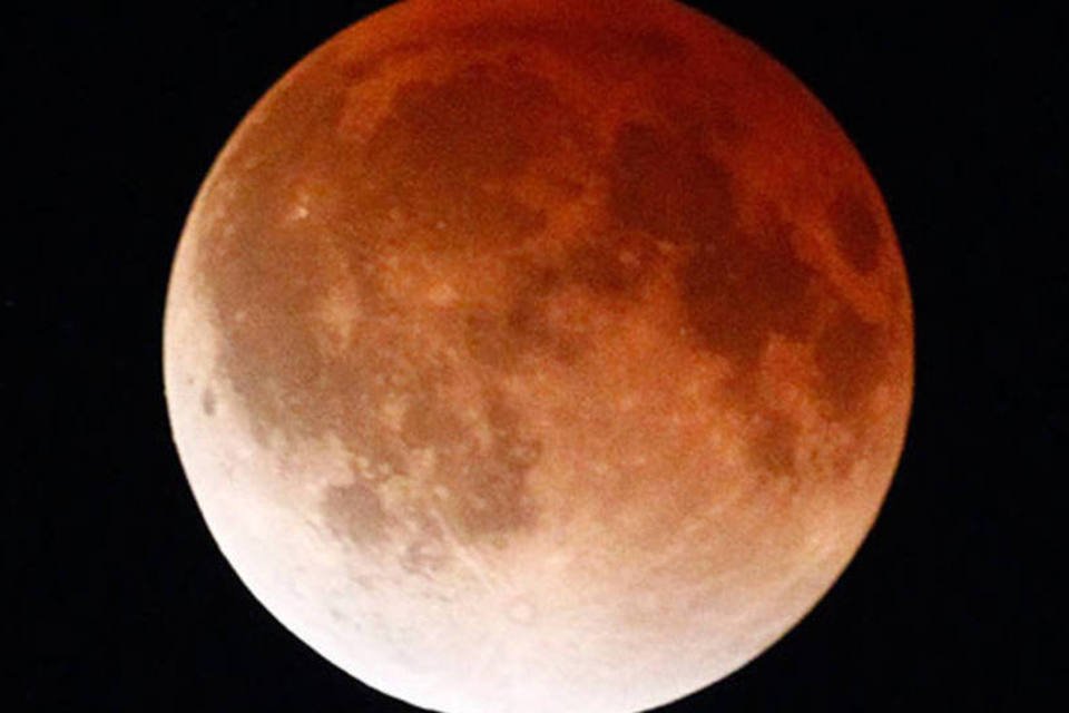 Eclipse total deixará a Lua avermelhada na madrugada de 4ª
