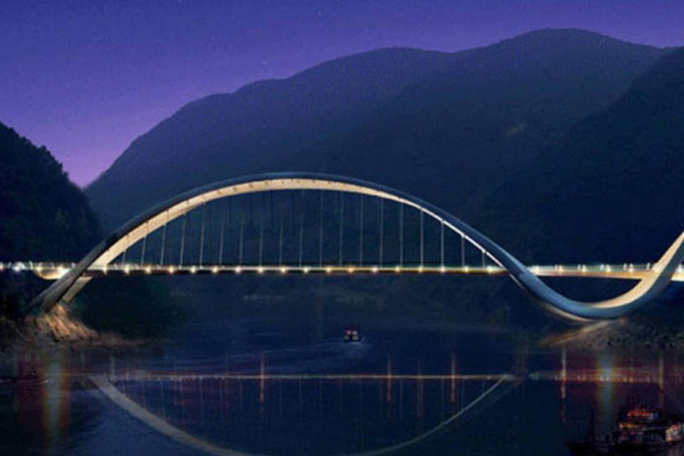 Ponte chinesa tem forma de dragão