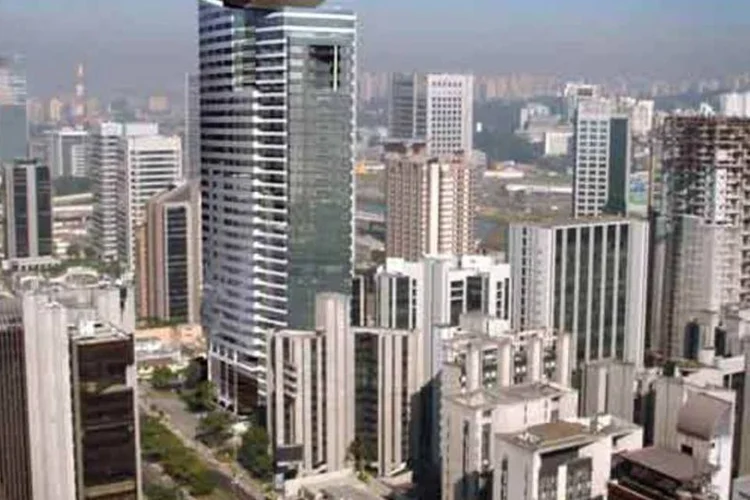 Berrini: o escritório do arquiteto Carlos Bratke continua ocupando um endereço da avenida que não parou de progredir economicamente (Divulgação)