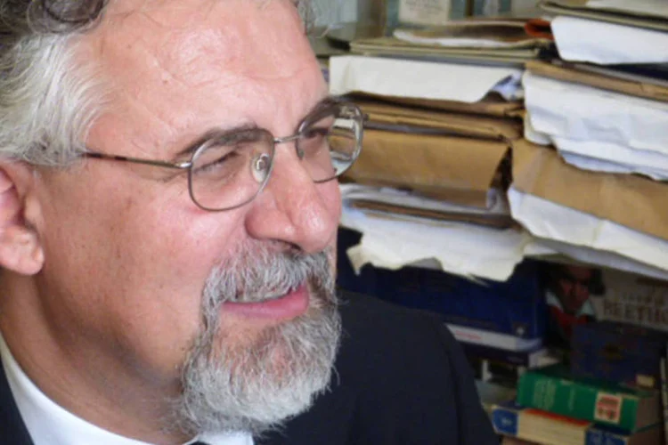 
	O economista Jo&atilde;o C&eacute;sar das Neves, professor da Universidade Cat&oacute;lica de Lisboa: para ele, &uacute;nica op&ccedil;&atilde;o de Portugal &eacute; fazer a economia crescer e se tornar mais din&acirc;mica
 (Abr)