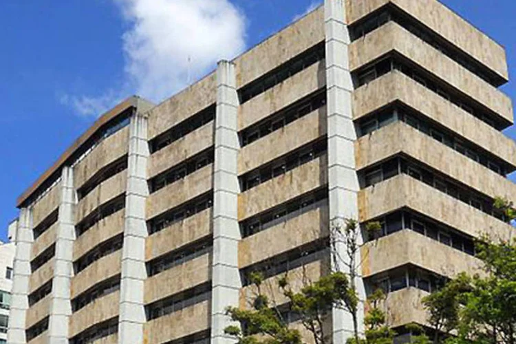 
	Sede da Ecopetrol: entre janeiro e setembro a produ&ccedil;&atilde;o m&eacute;dia foi de 790,7 mil barris de &oacute;leo equivalente por dia, uma alta anual de 5,4%
 (Wikimedia Commons)