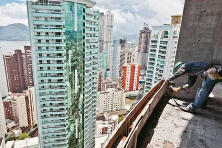 Edifício em construção em Balneário Camboriú, em Santa Catarina (Michel Téo Sin/EXAME.com)