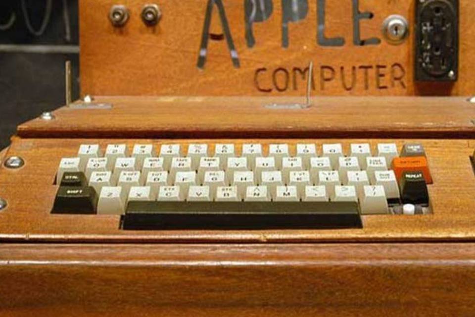 Computador da Apple vendido por Jobs nos anos 70 é leiloado
