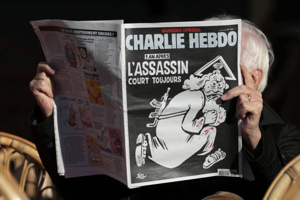 "Charlie Hebdo" faz sua crônica do atentado após um ano