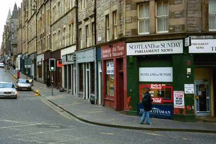 
	Rua em Edimburgo, na Esc&oacute;cia: o evento mais esperado desta edi&ccedil;&atilde;o ser&aacute; o&nbsp;&#39;&#39;Speed of Light&#39;&#39;&nbsp;(Velocidade da Luz), um espet&aacute;culo de luz e som&nbsp;
 (ChrisYunker/ Creative Commons)