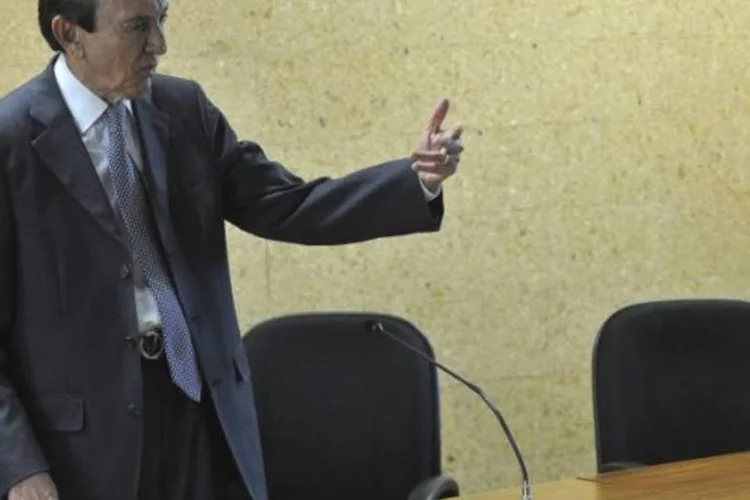 "Existe a possibilidade, não existe a decisão", disse o ministro Lobão (Fabio Rodrigues Pozzebom/Agência Brasil)