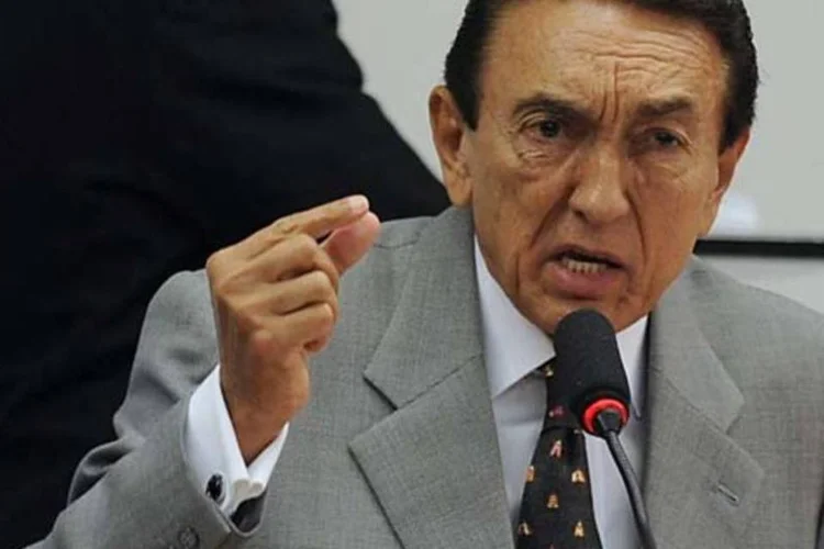 O ministro de Minas e Energia, Edison Lobão, recebeu de Dilma ordens para aumentar a fiscalização (Antonio Cruz/AGÊNCIA BRASIL)