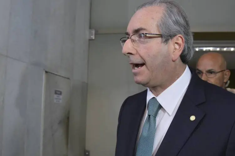 
	&quot;N&atilde;o precisa estender bandeira branca porque n&atilde;o estou de fuzil de guerra&quot;, afirmou Eduardo Cunha
 (Antônio Cruz/Agência Brasil)