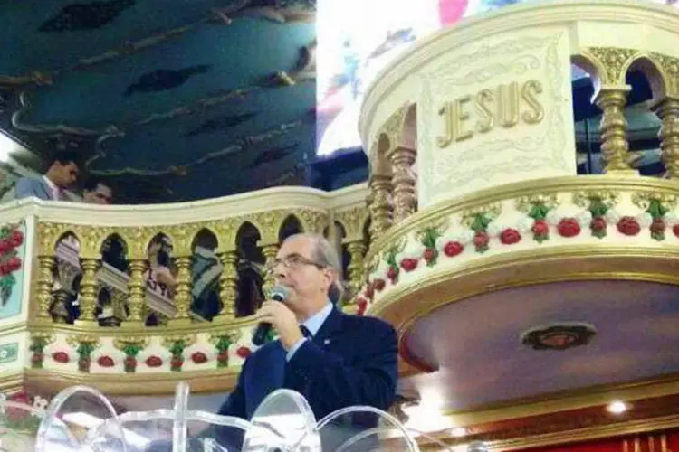 
	Eduardo Cunha, presidente da C&acirc;mara dos Deputados, discursa na Assembleia de Deus
 (Reprodução / Facebook de Eduardo Cunha)