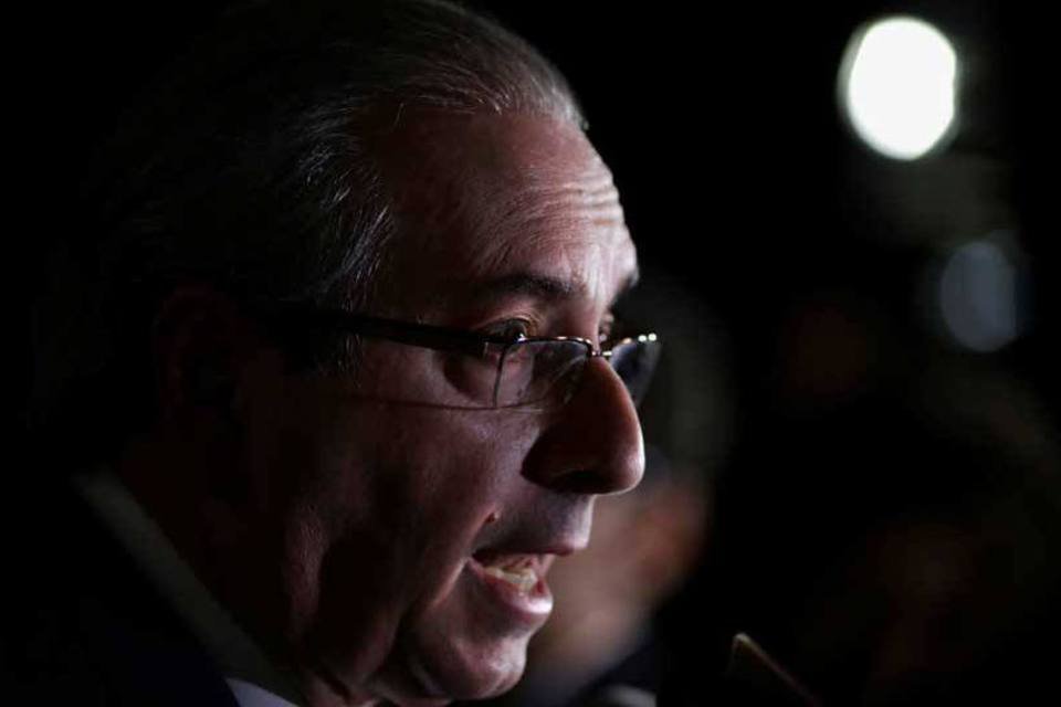 Afastamento de Cunha abre espaço para contestar impeachment