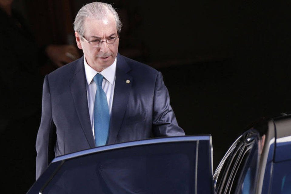 Planalto e Centrão tiram apoio a mandato de Cunha