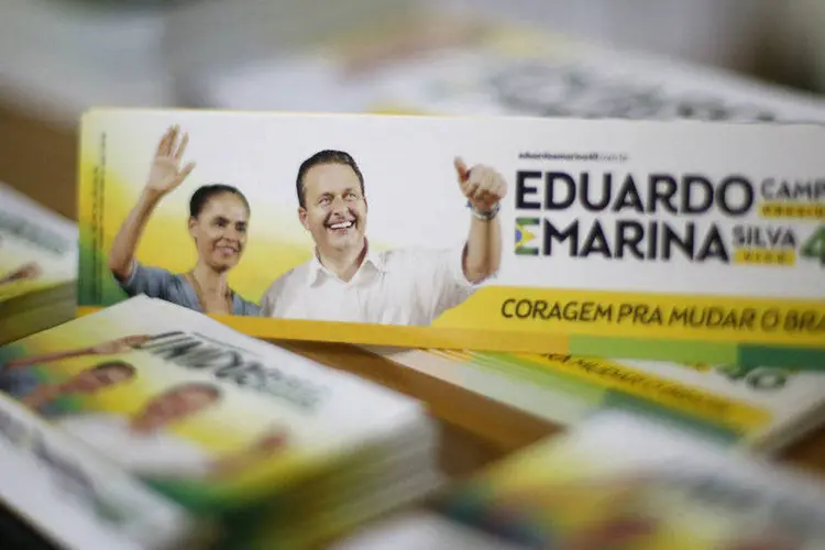 
	Marina Silva e Eduardo Campos em material de campanha: futuro do PSB ainda &eacute; incerto
 (REUTERS/Ueslei Marcelino)