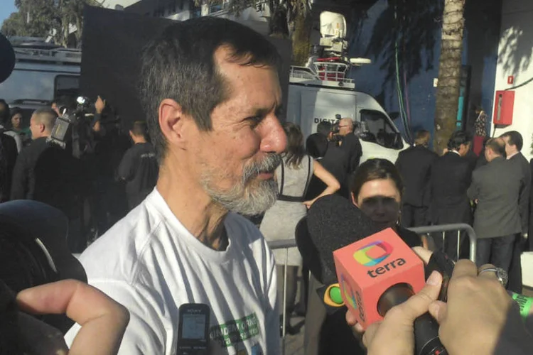 Eduardo Jorge (PV) chega para o debate eleitoral do SBT (Marina Pinhoni/EXAME.com)