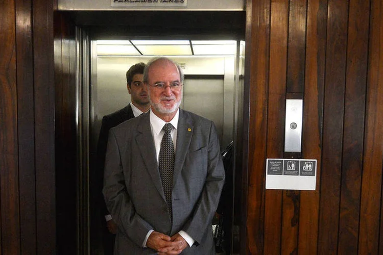 
	Eduardo Azeredo: processo investiga esquema de financiamento ilegal &agrave; campanha de reelei&ccedil;&atilde;o do tucano em 1998
 (Hosé Cruz/Arquivo/Agência Brasil)