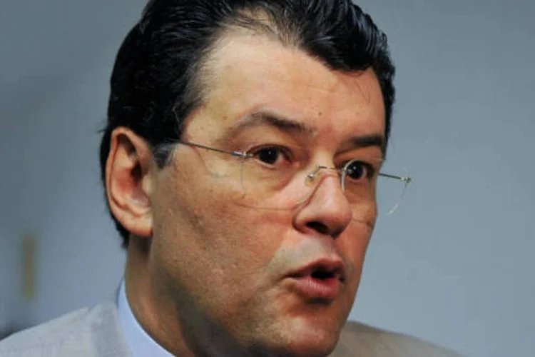 
	Eduardo Braga: o aumento do consumo, tradicional nessa &eacute;poca do ano, mais quente, deve contribuir para elevar os pre&ccedil;os
 (Antonio Cruz/ABr)