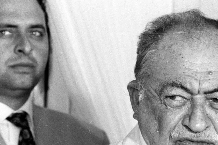 
	Campos e o av&ocirc;: Arraes, que inspirou e introduziu o neto na vida pol&iacute;tica, morreu h&aacute; nove anos
 (Alexandre Belem/JC Imagem)