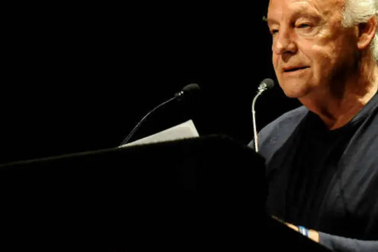 
	Galeano, de 71 anos, voltou para casa na ter&ccedil;a-feira
 (Carlos Alvarez/Getty Images)