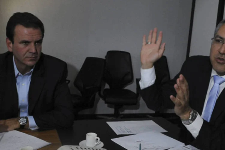 O prefeito do Rio de Janeiro, Eduardo Paes, e o ministro da Saúde, Alexandre Padilha: O ministro da Saúde confirmou o apoio às propostas apresentadas por Paes (Elza Fiúza/ABr)