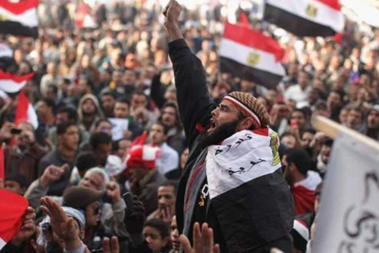 Facebook ajudou a reunir milhares de pessoas em poucos dias para os protestos na praça Tahrir (Getty Images)