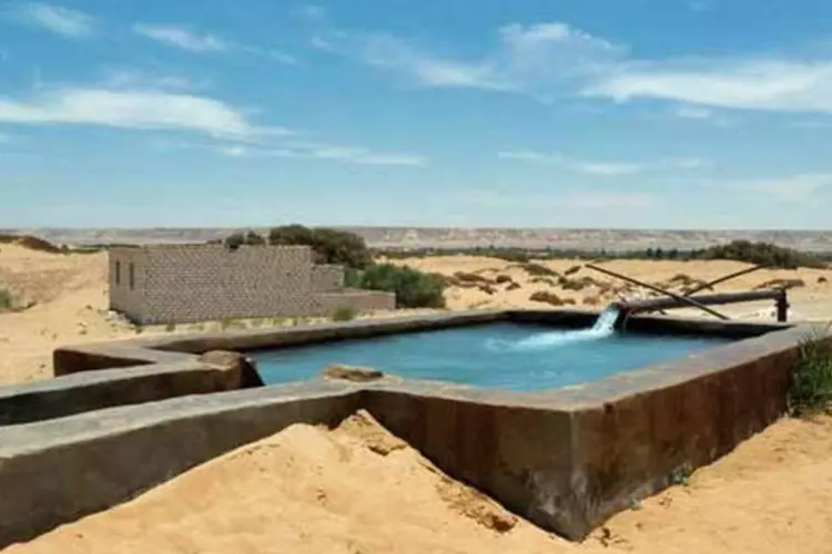 Tanque de água no Egito: segundo a FAO, "será necessário contar com uma frequência maior de secas e inundações" (Getty Images)