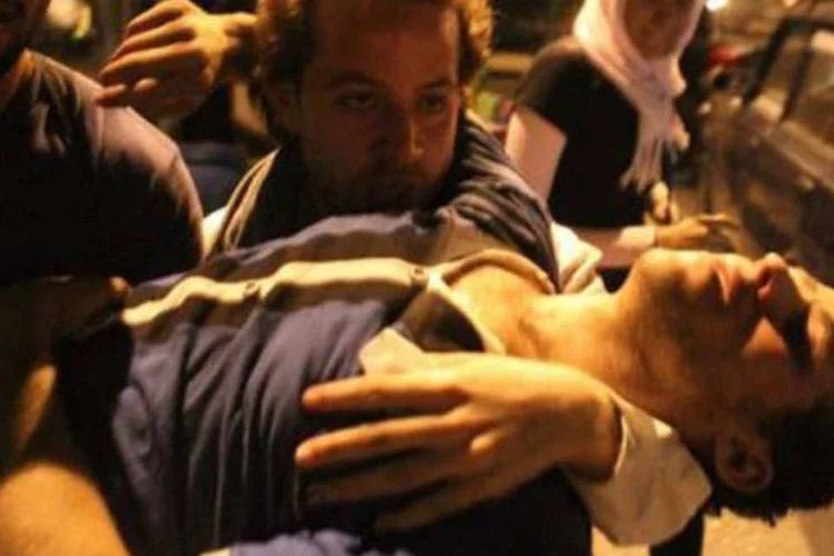 Do total, 75 feridos foram levados a hospitais, enquanto o restante foi atendido por médicos no local (AFP)