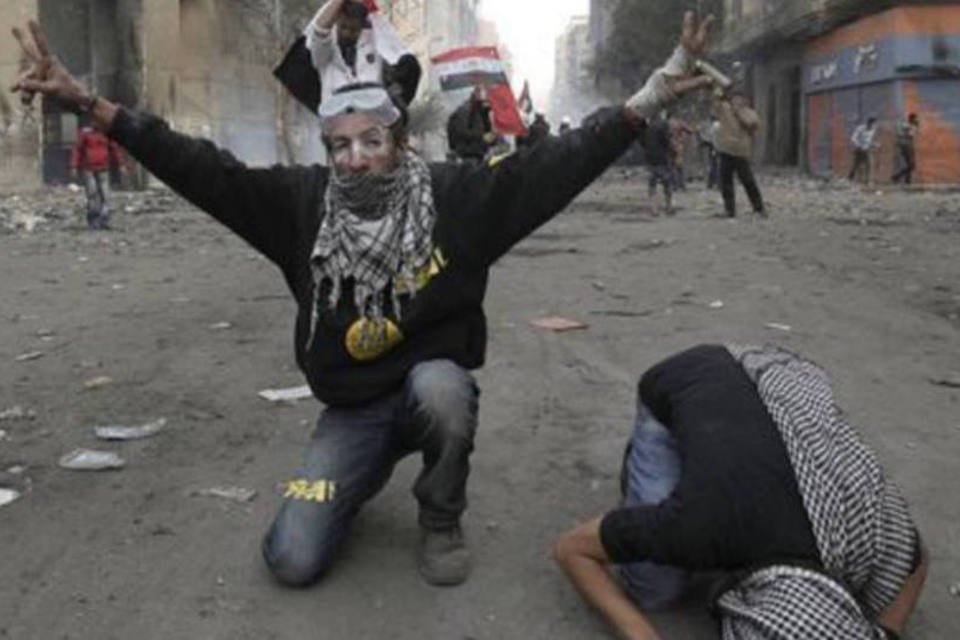 Revolucionários querem renúncia dos militares antes das eleições no Egito