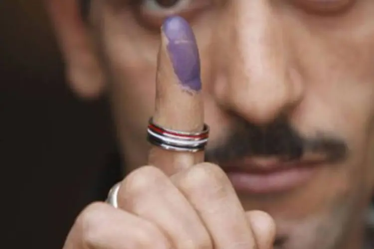 As eleições legislativas no Egito - as primeiras após a queda do presidente Hosni Mubarak -, se realizam em um longo e complicado processo que apresenta três rodadas (Mohammed Abed/AFP)