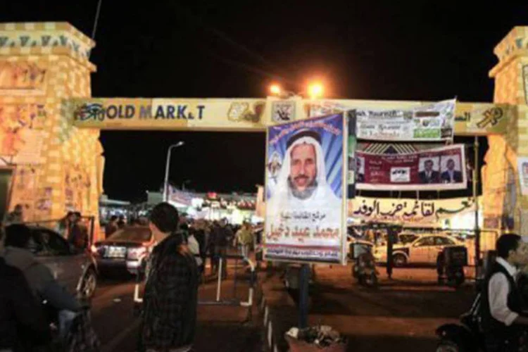 Cartazes de campanha no balneário de Sharm El Sheikh
 (Mohammed Abed/AFP)