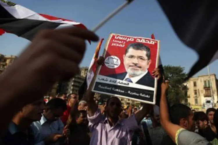 Comemorações após eleição no Egito: acredita-se que o fechamento esteja relacionado com a divulgação dos resultados das eleições presidenciais  (Patrick Baz/AFP)
