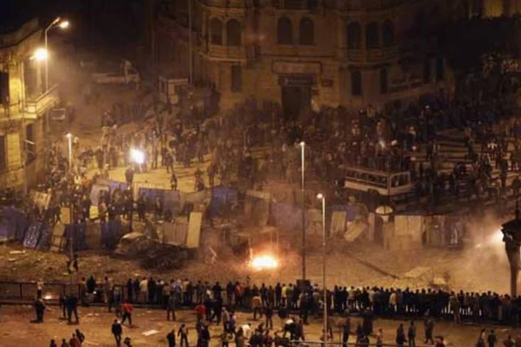 Os protestos no Egito acabaram em confronto na quarta-feira (John Moore/Getty Images)