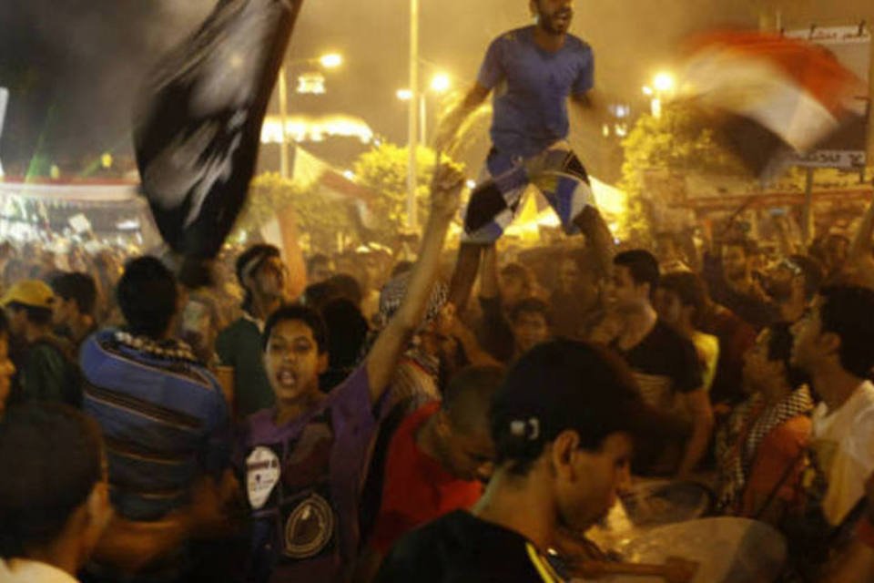 Egito apela para que manifestantes desocupem praças