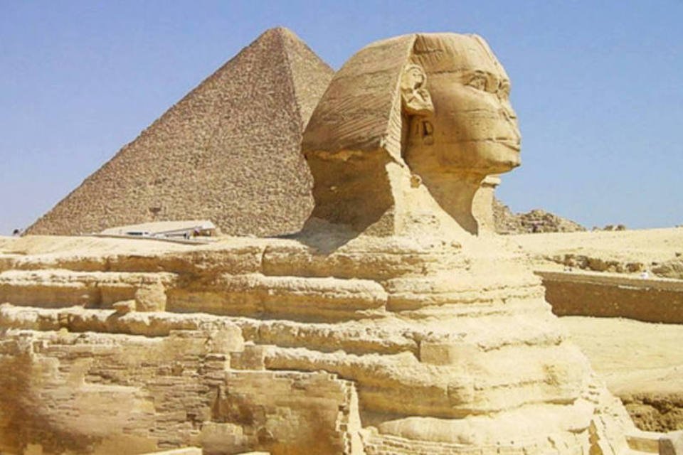 Encontrado no Egito estátua da época dos faraós