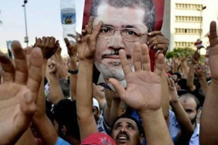Irmandade Muçulmana convocou novas manifestações em apoio ao presidente deposto pelos militares Mohamed Mursi (AFP)
