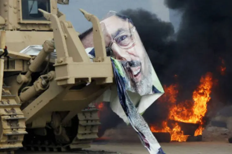 Conflito no Egito entre militares e partidários do presidente deposto Mohamed Mursi (REUTERS/Mohamed Abd El Ghany)