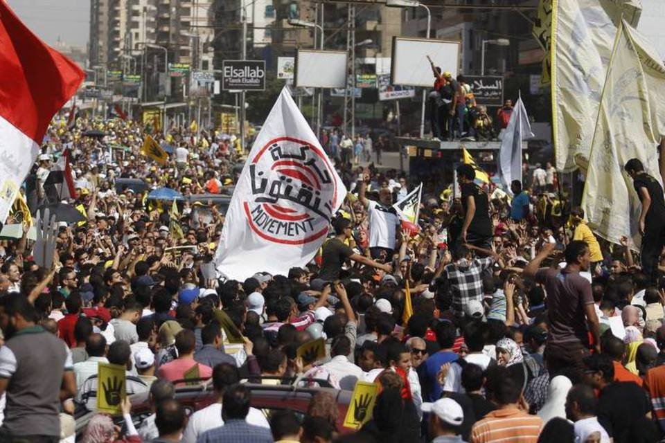 Cidades do Egito têm confrontos durante passeatas pró-Mursi