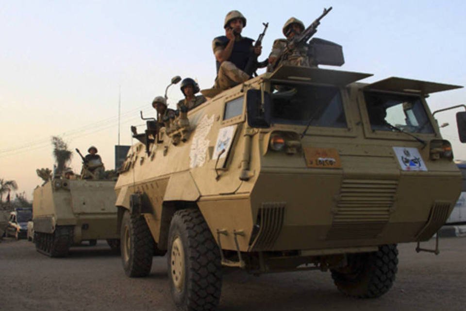 Homens armados matam 3 policiais egípcios no Sinai