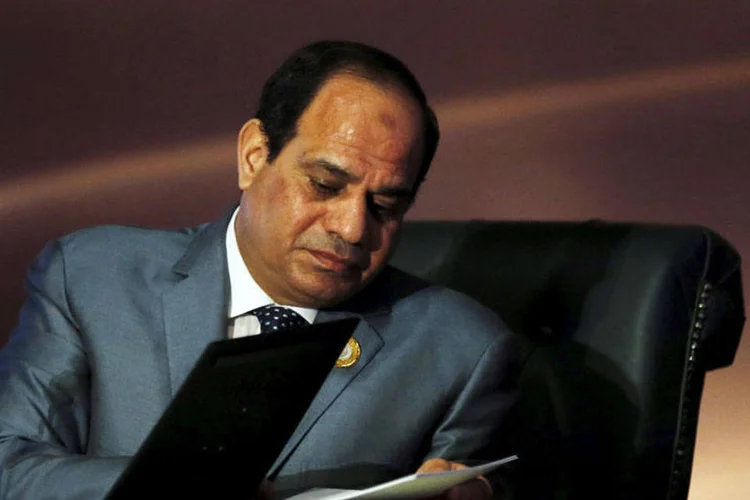 
	Presidente do Egito Abdel Fattah al-Sisi: O pa&iacute;s enfrenta uma insurg&ecirc;ncia de militantes isl&acirc;micos, com base no norte do Sinai
 (REUTERS/Amr Abdallah Dalsh)