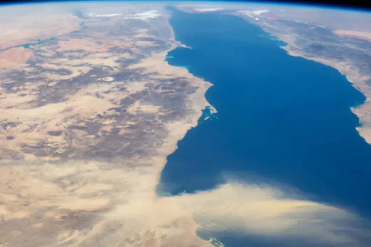 
	Mar Vermelho: o Egito faz parte de uma coaliz&atilde;o que tem combatido rebeldes houthis no I&ecirc;men
 (NASA)