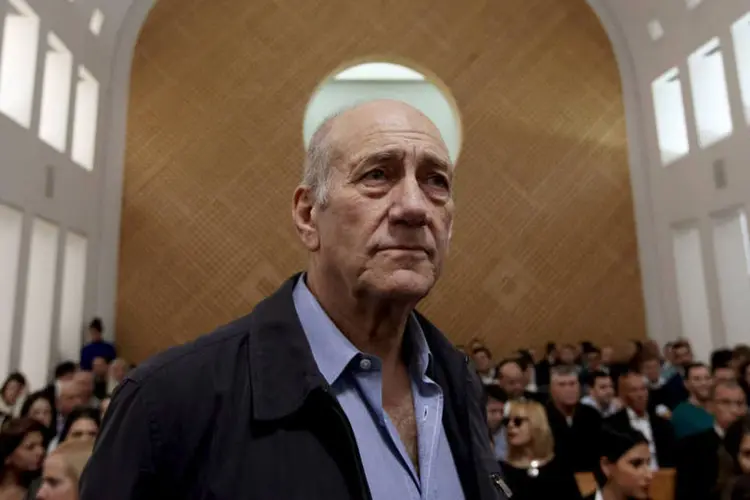 
	Ehud Olmert: antes de entrar na pris&atilde;o, Olmert publicou um v&iacute;deo no qual negava sua culpa
 (Gali Tibbon / Reuters)
