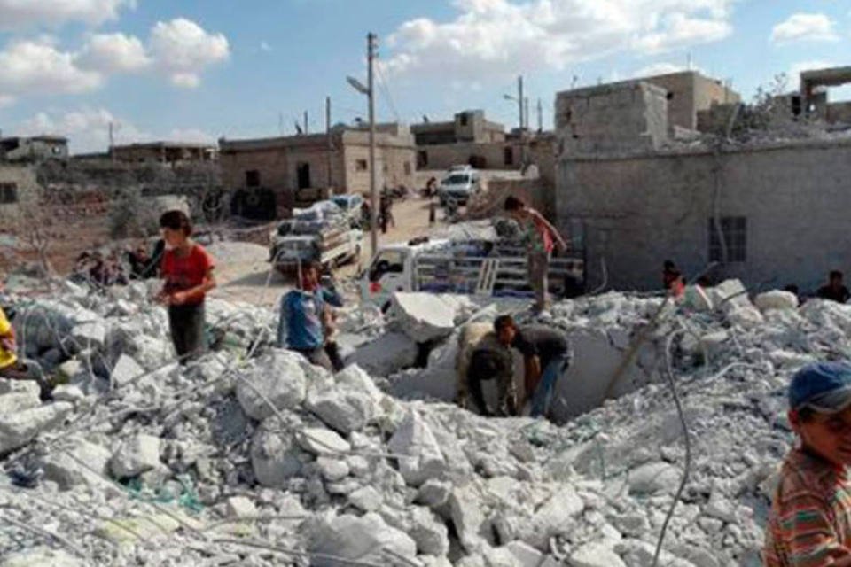 Coalizão internacional bombardeia posições do EI na Síria