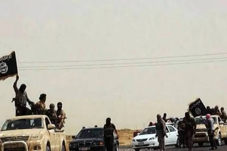
	Integrantes do EI: jihadistas do Estado Isl&acirc;mico j&aacute; controlavam quase toda a prov&iacute;ncia petroleira de Deir Ezor
 (AFP)