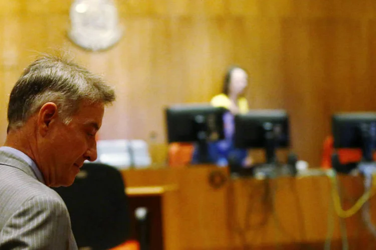 Eike chega à primeira audiência do caso em que é acusado de crimes contra o mercado de capitais (Ricardo Moraes/Reuters)