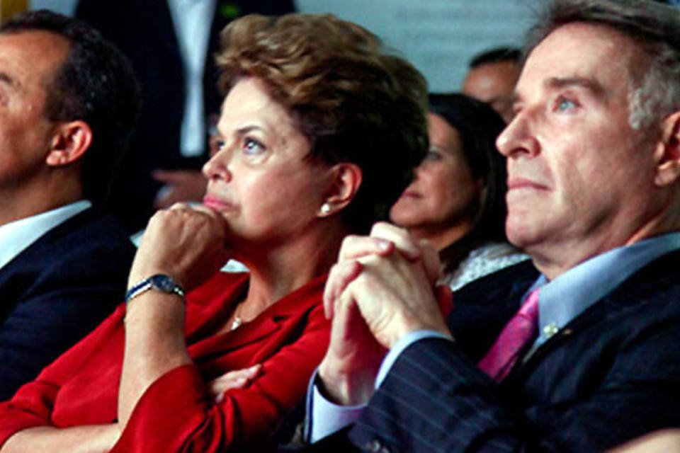 Caiado compara Dilma a Eike para criticar plebicito